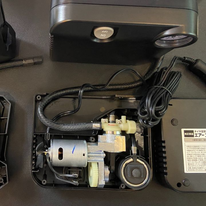 Bơm lốp ô tô chính hãng nội địa Nhật, bơm điện Nhật DAIHATSU công suất bơm khoẻ 375KPA bảo hành 12 tháng