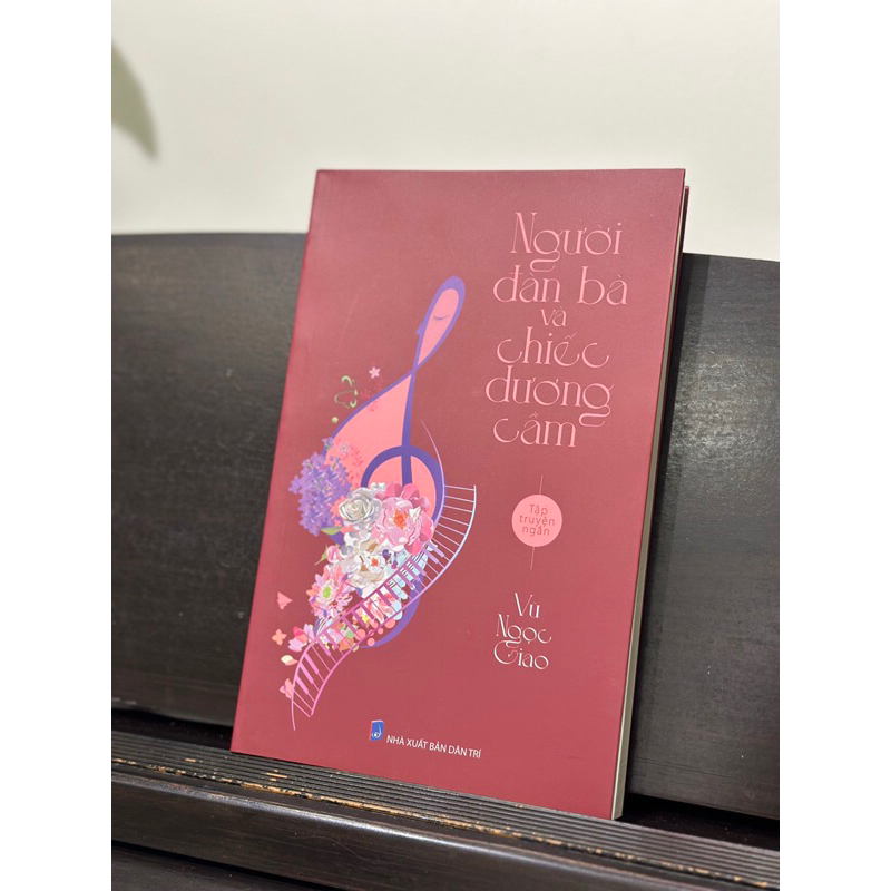 Sách - Người Đàn Bà Và Chiếc Dương Cầm