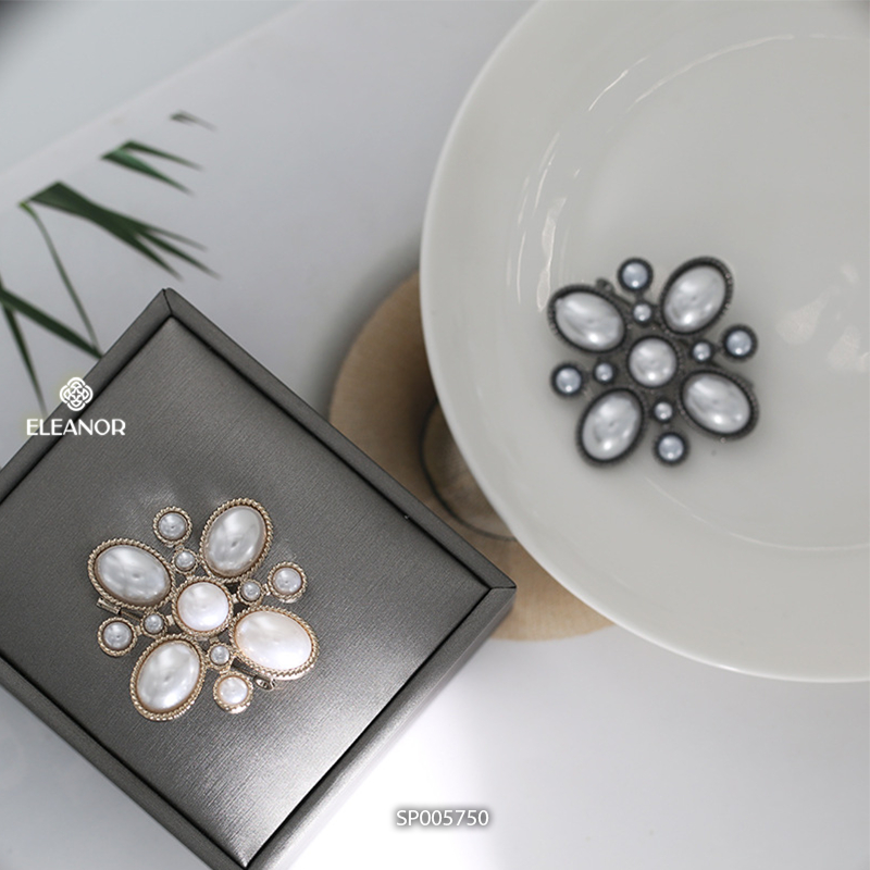 Ghim cài áo nam nữ Eleanor Accessories đính ngọc trai nhân tạo phụ kiện thời trang 5750