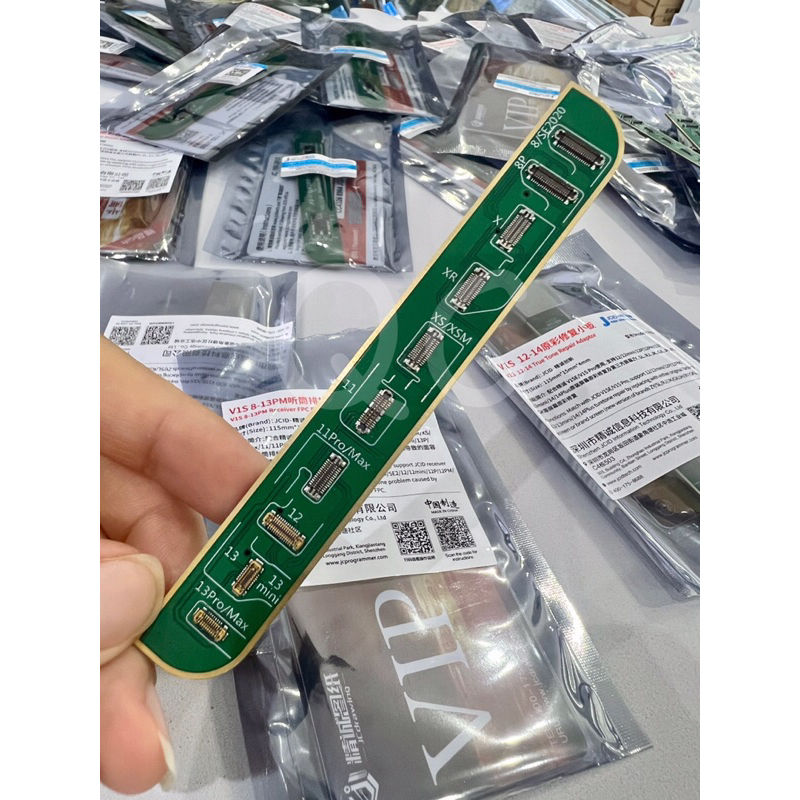 Thanh JC đọc ghi cáp loa trong 8G-13PM