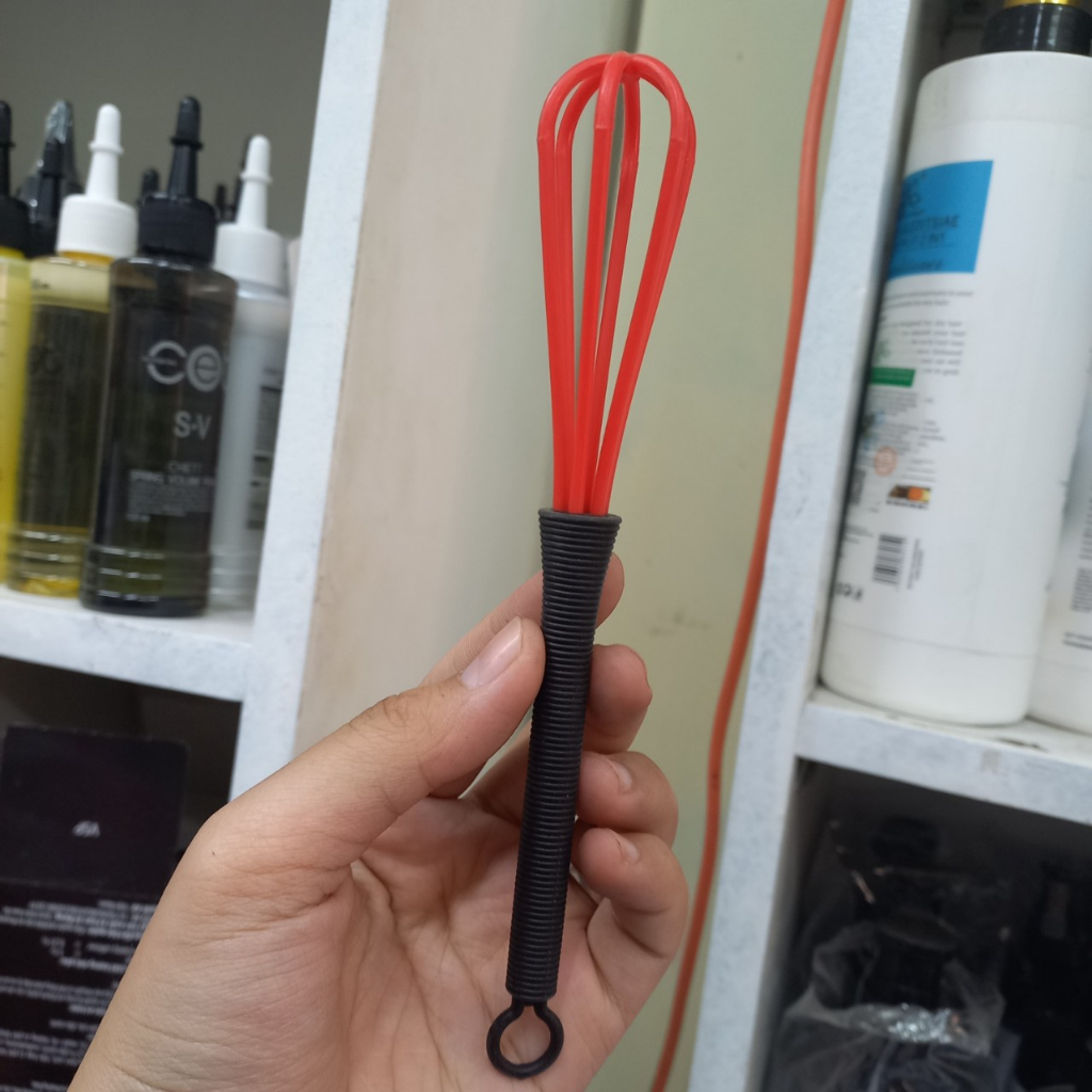 Dụng cụ đánh màu nhuộm, đánh trứng