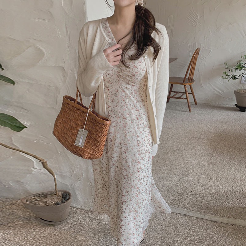 Váy hoa nhí dài tay cổ V thắt eo nhẹ nhàng vintage Hàn Quốc điệu đà