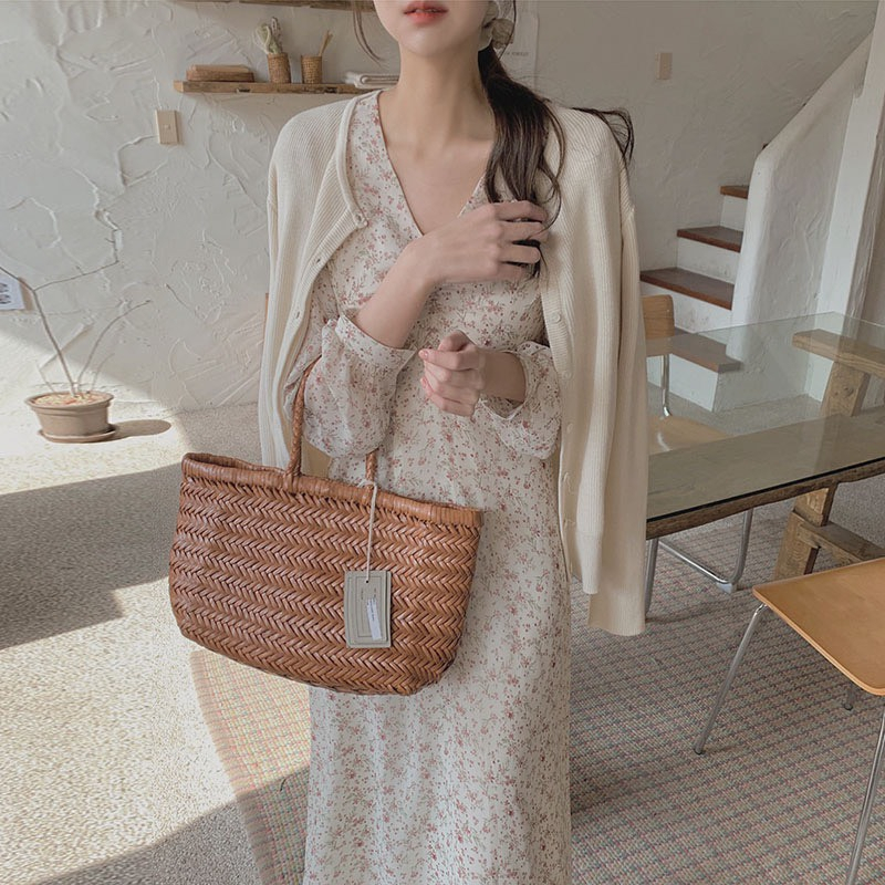 Váy hoa nhí dài tay cổ V thắt eo nhẹ nhàng vintage Hàn Quốc điệu đà