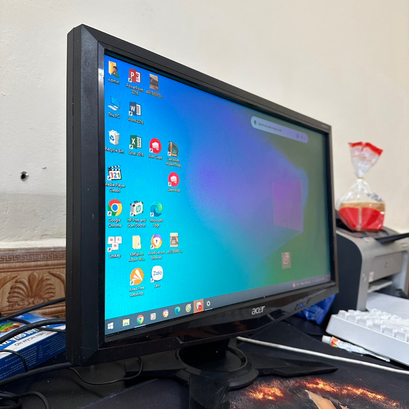 Màn hình 19 nám hoặc kẻ nhẹ như hình dùng cam,kĩ thuật