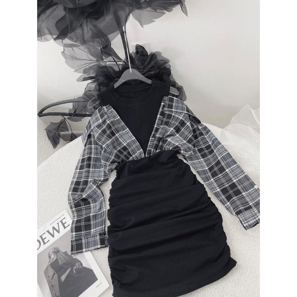 ĐẦM BODY ĐEN PHỐI SƠ MI CARO