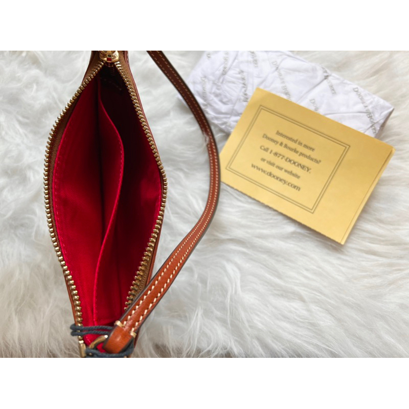 Túi kẹp nách nữ Dooney&Bourke