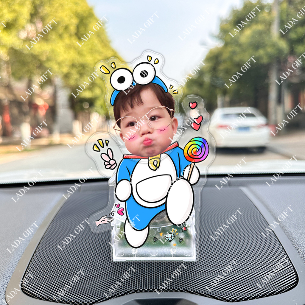 Mô hình standee lắc đầu chạy pin ghép mặt theo yêu cầu chibi cute Ladagift làm quà tặng, trang trí ô tô, để bàn