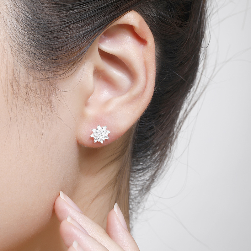 Bông Tai Bạc Nữ Hoa Sen Đính Đá Khuyên Tai Chất Liệu Bạc 925 Phong Cách Thời Trang Trẻ KE39