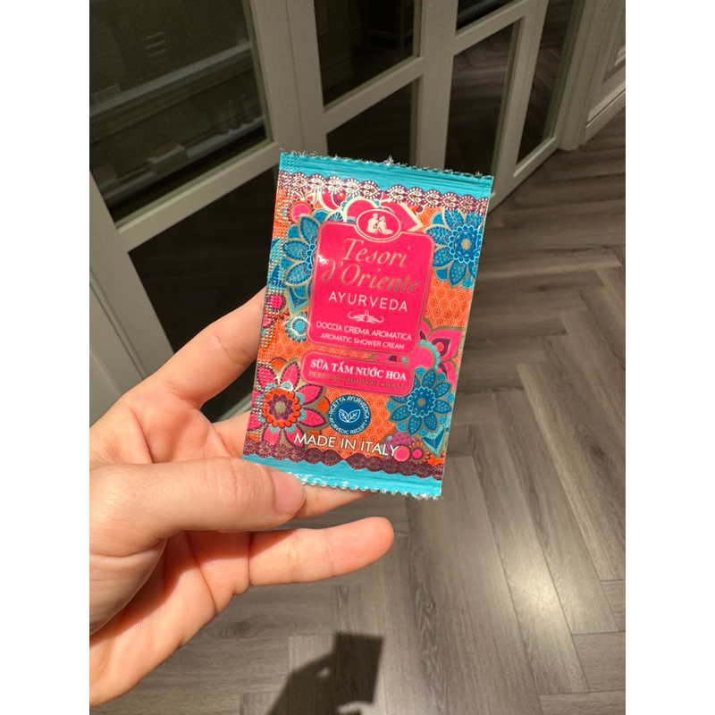 Combo 10 gói sữa tắm nước hoa Ý Tesori 9ml