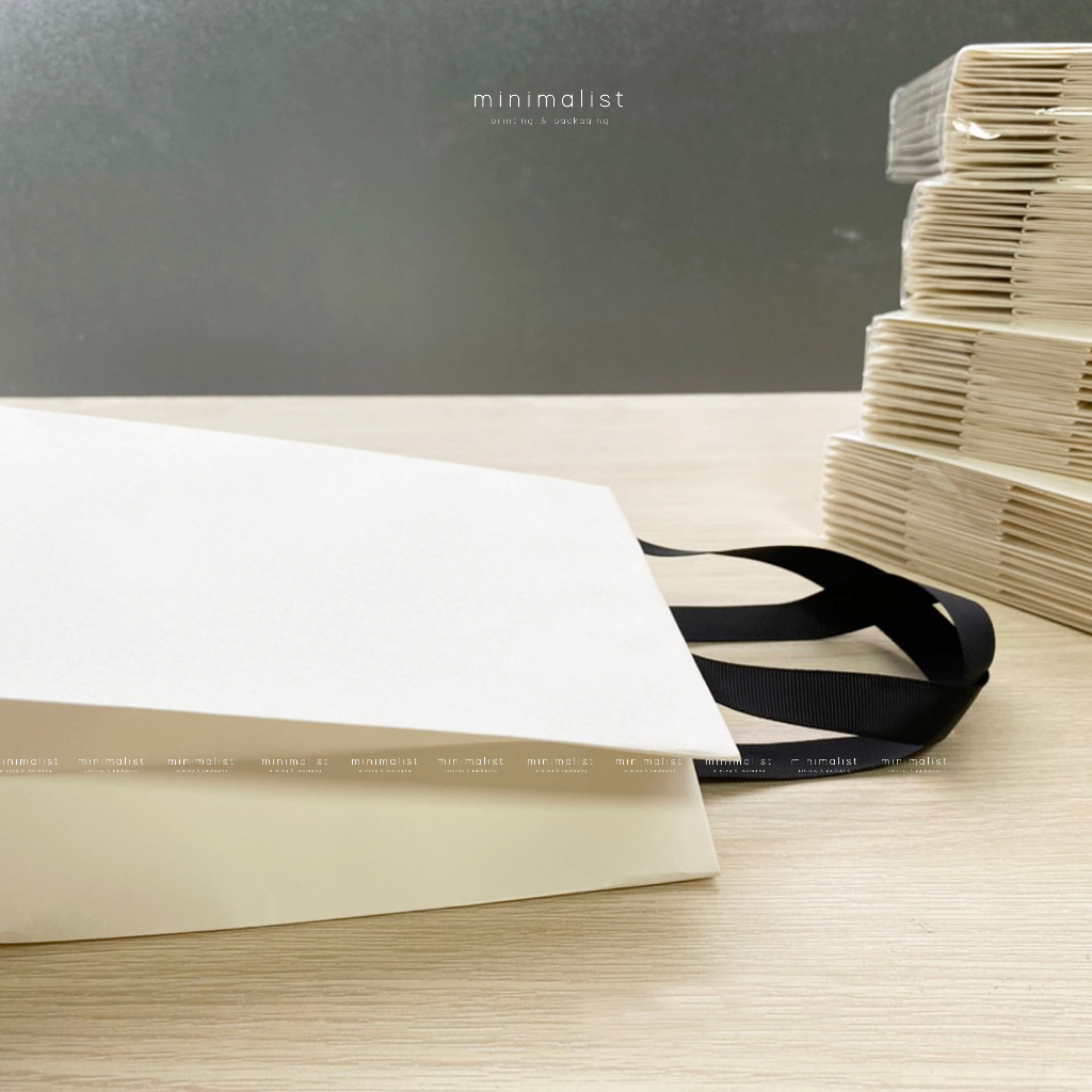 Set 10 cái - Túi giấy kraft trắng cao cấp - Kích thước 18x22x8cm - Quai ruy băng gân màu đen