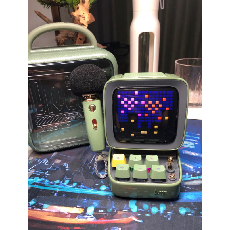 Loa bluetooth DIVOOM DITOO MIC 15w kết hợp micro karaoke và màn hình bàn phím chính hãng,