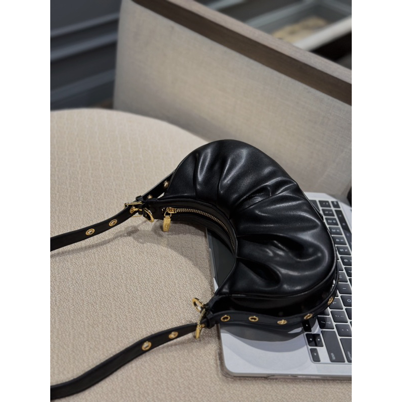 Túi CNK kẹp nách dáng cong sz22