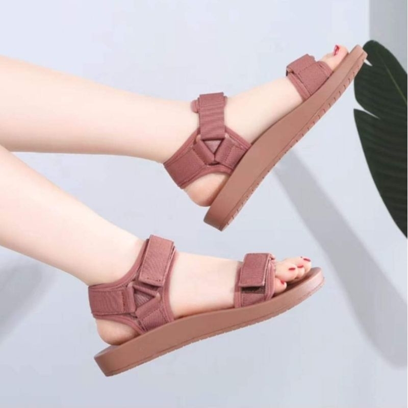 Giày sandan mủ chiến binh quai dán