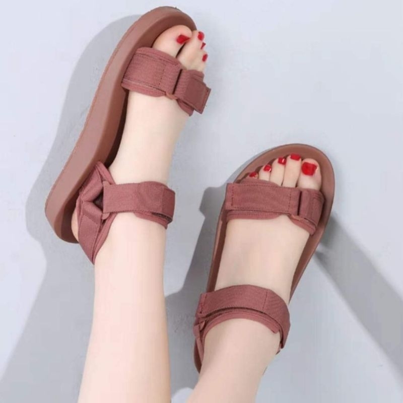Giày sandan mủ chiến binh quai dán