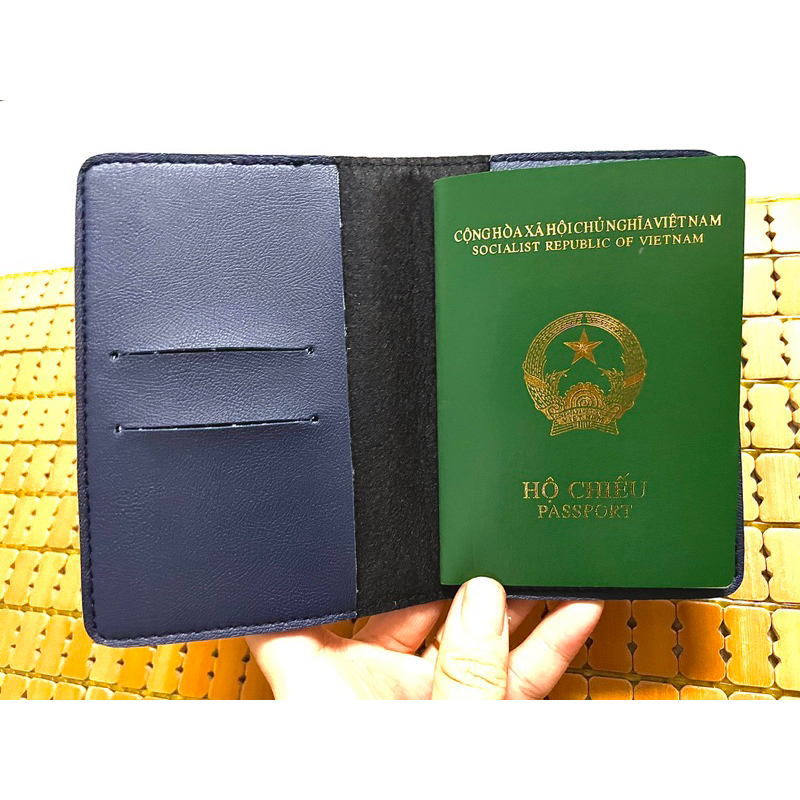 bao da đựng giấy tờ cá nhân, hộ chiếu