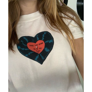 Brandy Melville Hailie Song that reminds me of you (Áo baby tee dáng ngắn in hình đĩa nhạc)