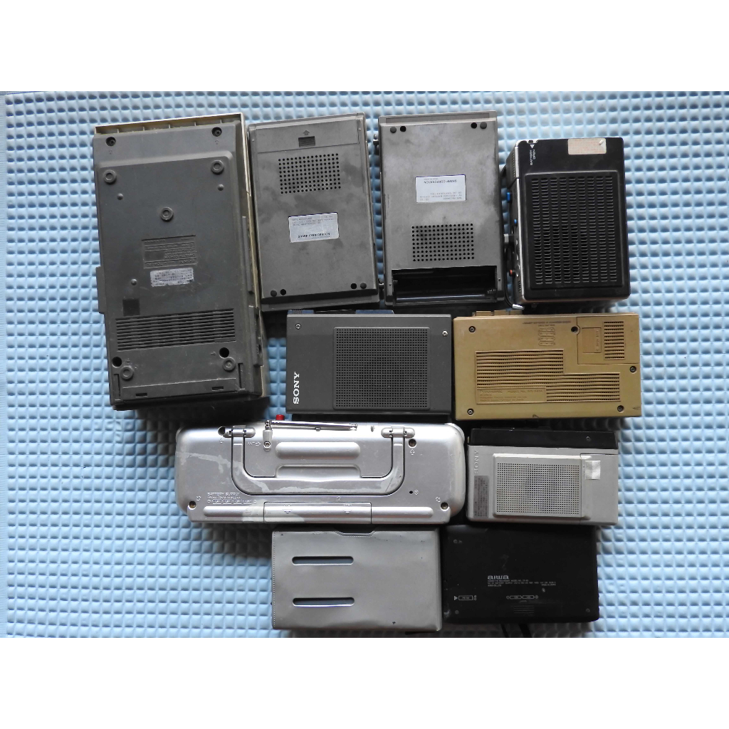 Combo 10 máy nghe nhạc Cassette hàng ve chai chưa rõ tình trạng bán xác các bạn về yêu khoa học