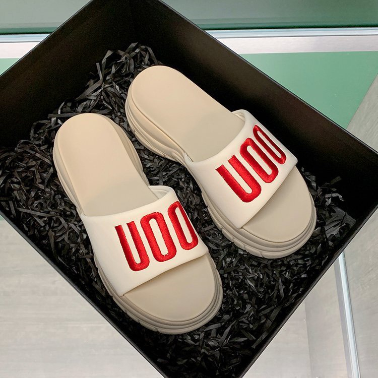 Dép Quai Ngang Chữ Thêu U00 Sandal Đế Tăng Chiều Cao