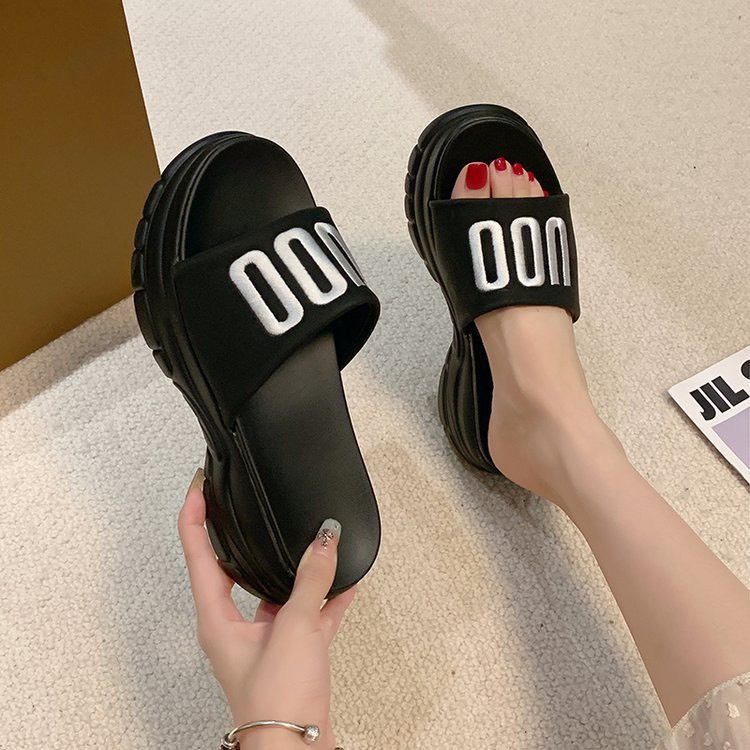 Dép Quai Ngang Chữ Thêu U00 Sandal Đế Tăng Chiều Cao