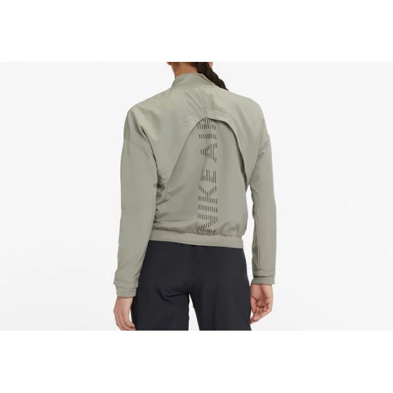 Áo khoác dù Nike siêu nhẹ