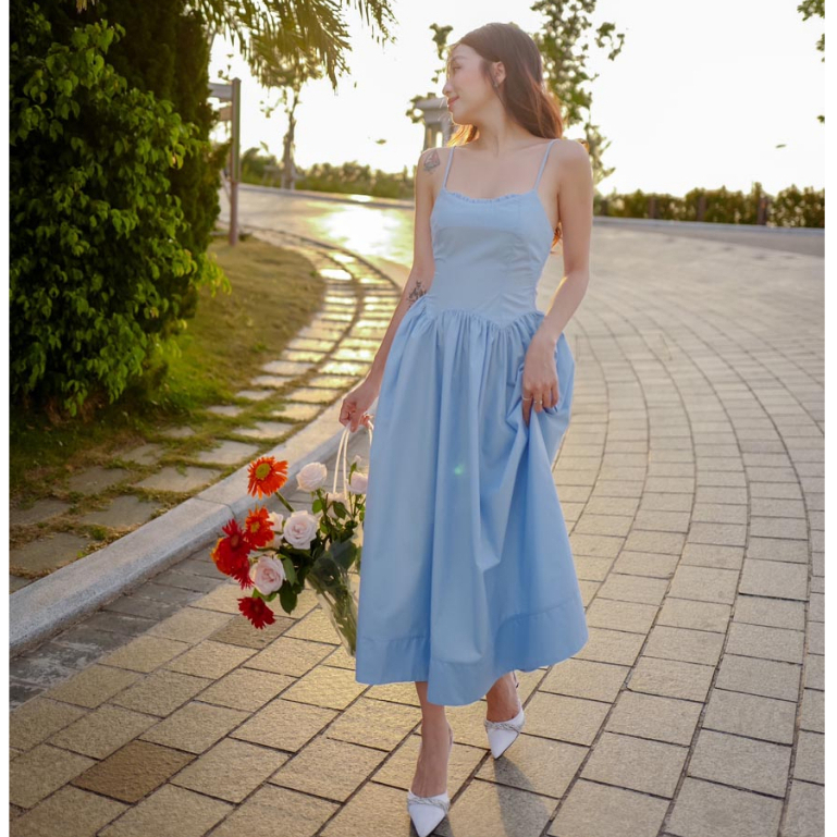 Đầm dây midi tùng nhún thời trang GAGO màu xanh baby GG4364