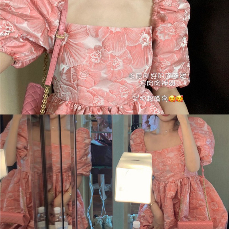 Đầm babydoll gấm hoa tay phồng màu hồng/trắng