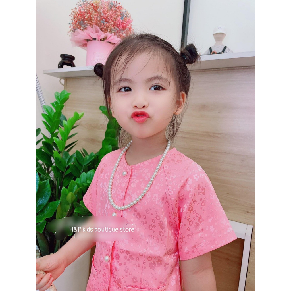 Bộ bà ba gấm lụa hoa nổi siêu đẹp cho bé gái
