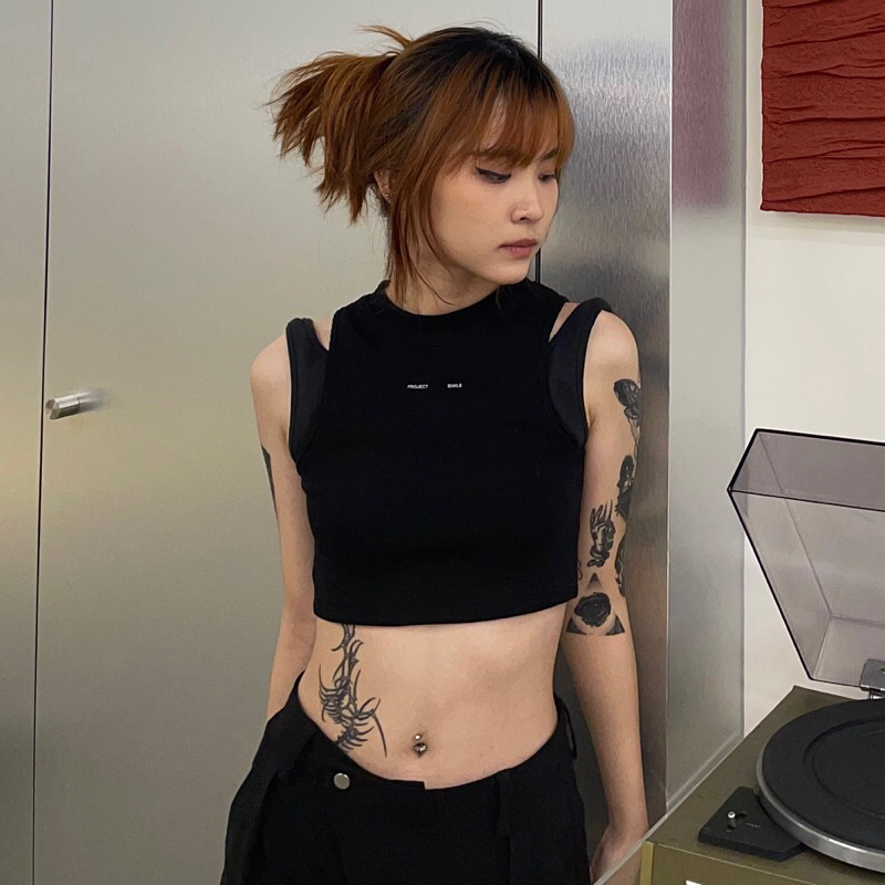 95MILES- Áo Thun SPLIT SHOULDER CROPTOP