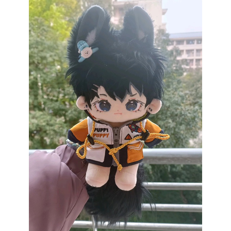 Áo khoác cho doll 20cm .