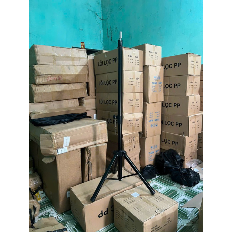 Chân manocanh hoặc cắt tóc