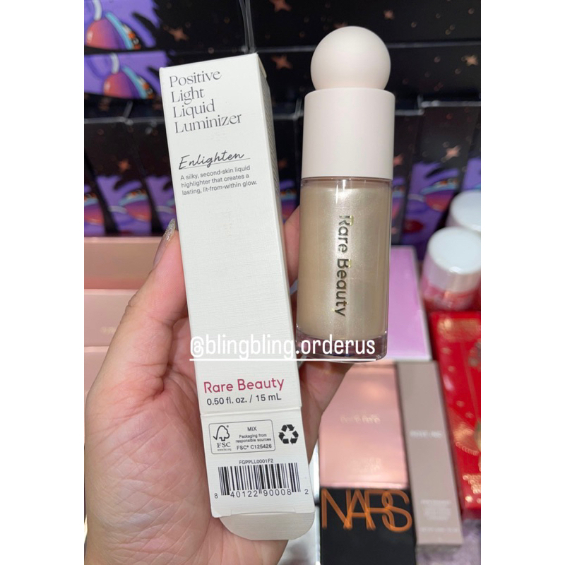 Highlight kem Rare Beauty màu Mesmerize, Flaunt $25