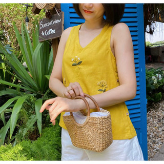 Áo sát nách linen thêu hoa