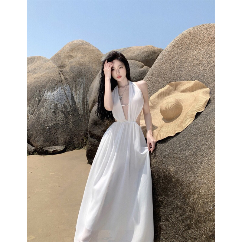 Đầm maxi cổ yếm sexy hở lưng quyến rũ đi biển mùa hè thời trang Kaka’s