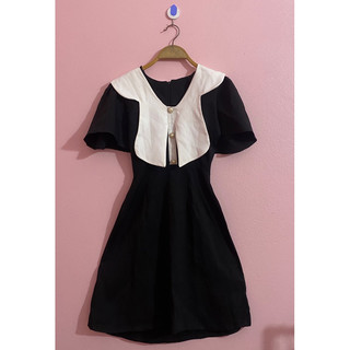 Váy cổ bèo sang chảnh