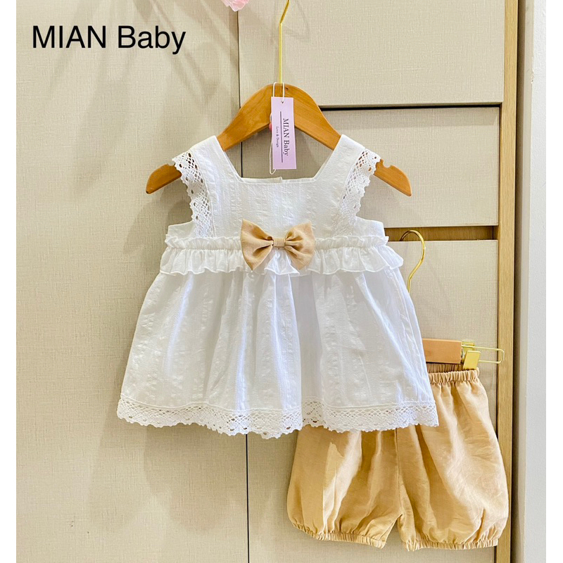 Set áo sát nách cổ vuông phối ren đính nơ kèm quần cho bé gái MIAN Baby