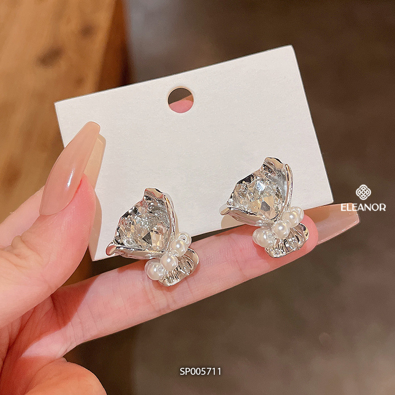 Bông tai nữ chuôi bạc 925 Eleanor Accessories hình bó hoa đính ngọc trai nhân tạo phụ kiện trang sức 5711
