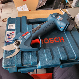 Máy cắt cành pin bosch pro pruner
