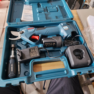[CHÍNH HÃNG] Máy cắt cành pin BOSCH PRO PRUNER