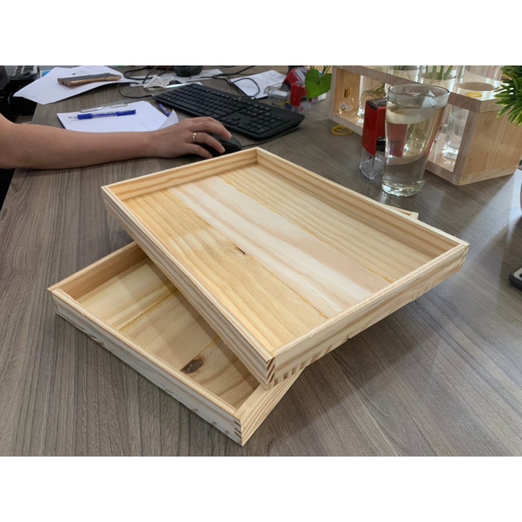 Khây gỗ đựng trang sức: trơn không ngăn ô. kt ngang 35cm x rộng 24cm x cao 3cm, ván dày 6mm.