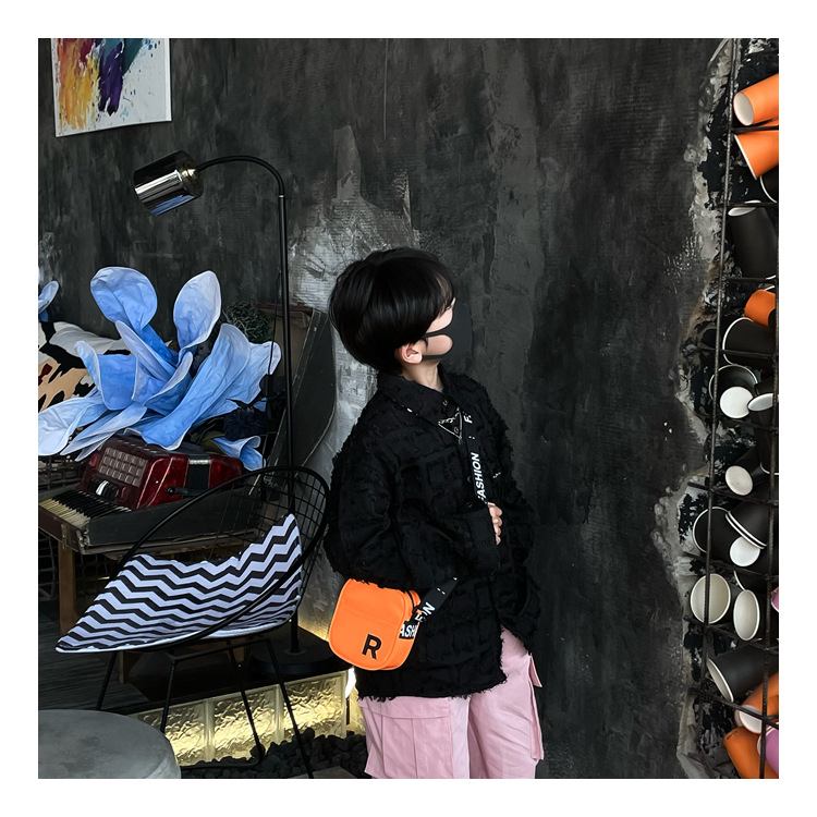 Túi đeo vai đeo chéo đi chơi họa tiết chữ R nhiều màu đẹp mắt cho bé trai bé gái