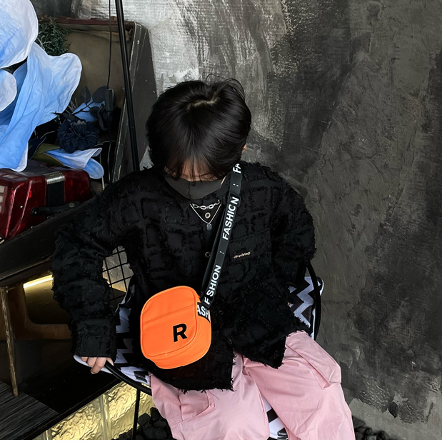 Túi đeo vai đeo chéo đi chơi họa tiết chữ R nhiều màu đẹp mắt cho bé trai bé gái