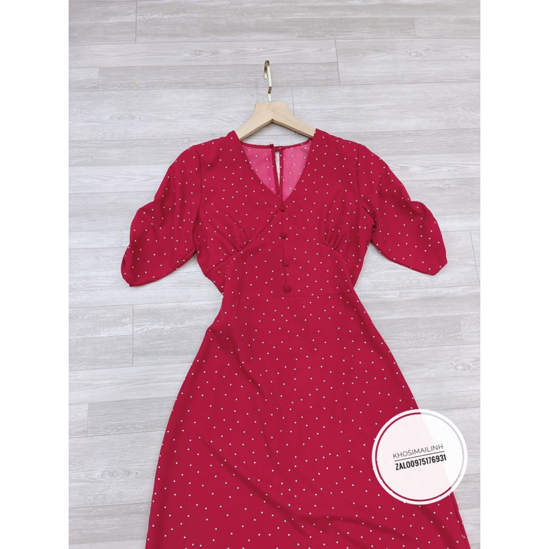 Đầm đỏ chấm bi dáng ngắn cutout sau lưng