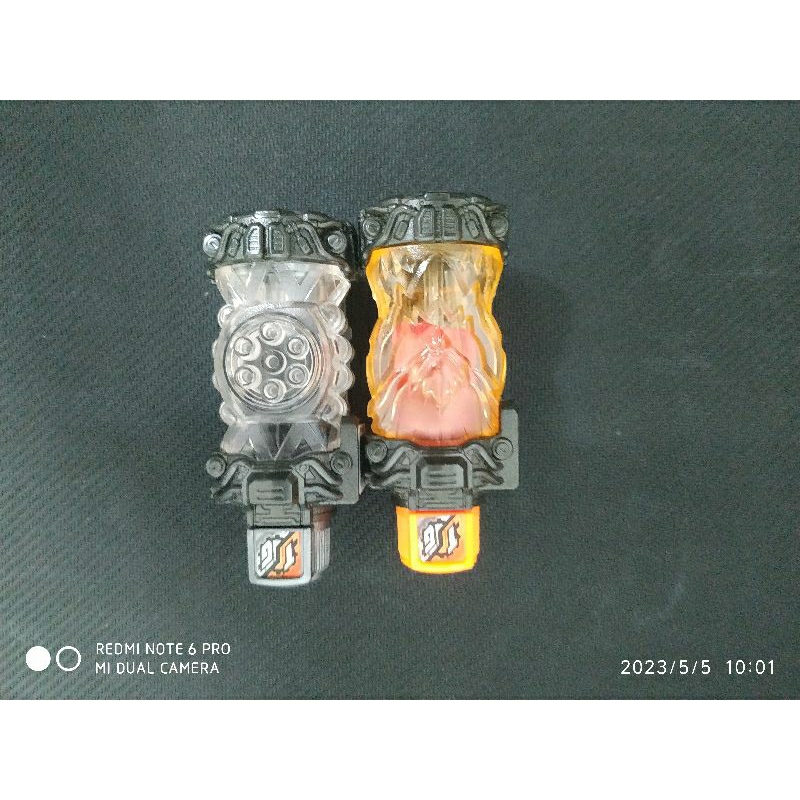 Mô Hình Đồ Chơi Chính Hãng DX Fullbottle/Kamen Rider Build