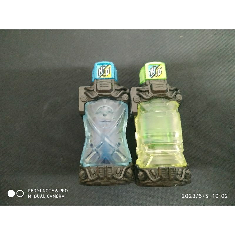 Mô Hình Đồ Chơi Chính Hãng DX Fullbottle/Kamen Rider Build