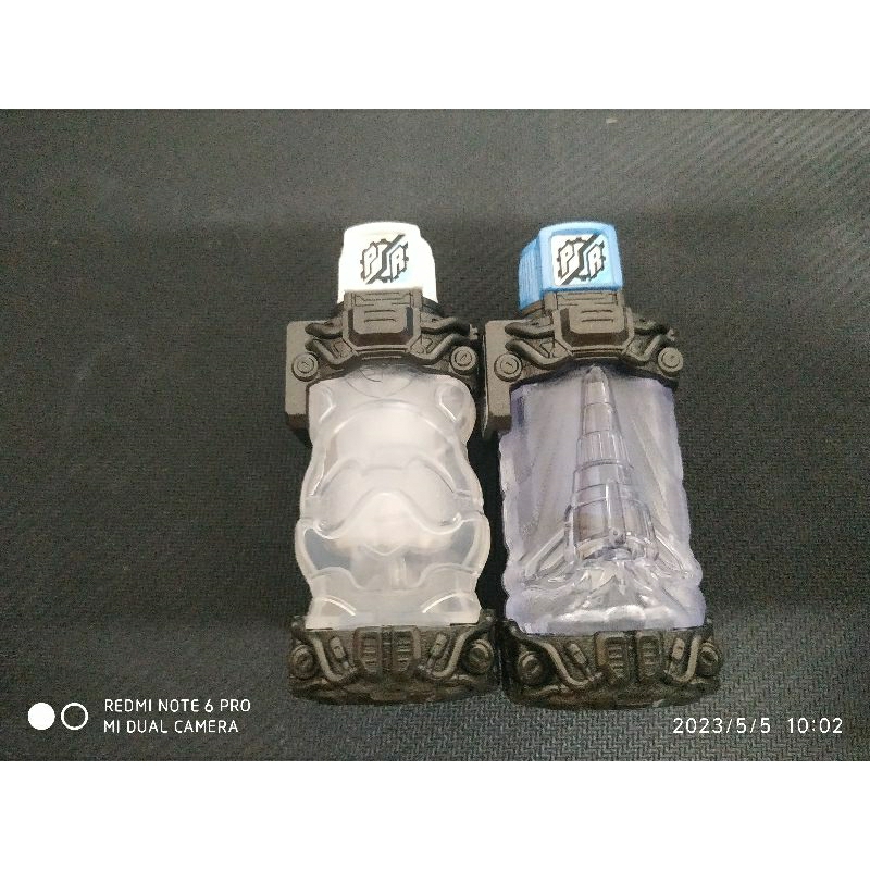 Mô Hình Đồ Chơi Chính Hãng DX Fullbottle/Kamen Rider Build