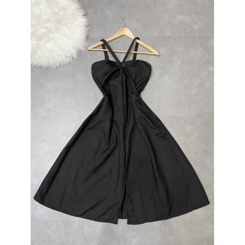 Đầm thiết kế yếm xoè nơ ngực - CarotShop