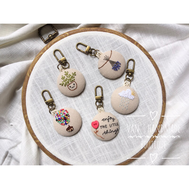 Móc khoá handmade thêu tay super kute