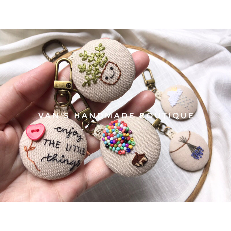 Móc khoá handmade thêu tay super kute