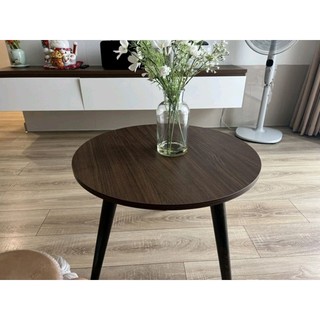 Bàn trà tròn sofa bệt, bàn tròn cafe, likidecor chân gỗ tự nhiên màu nâu óc chó