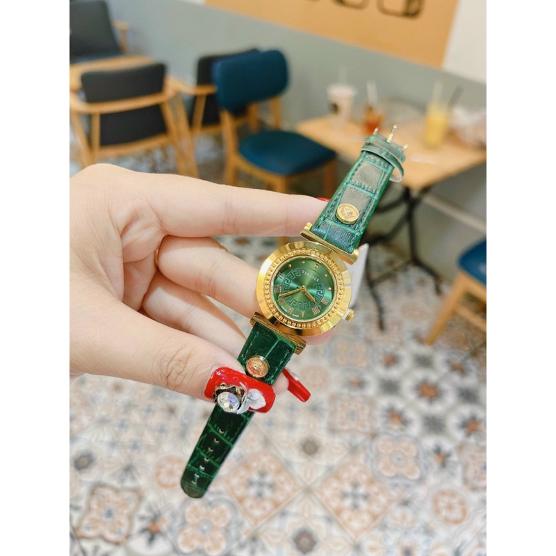 Đồng hồ nữ Versace dây da đính cúc mã Vs1893 tinh tế sang trọng lôi cuốn